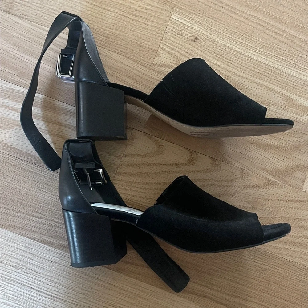 Black sandals - Marc Fisher Black Suede Mules size 7.5 - Picture 3 of 7